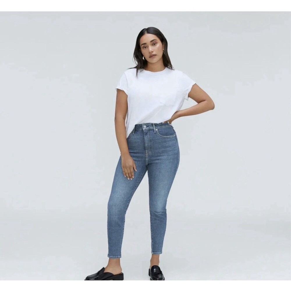 Everlane Women's Curvy Way High Jeans Blue, Straight, Organic Cotton. Size 32 R